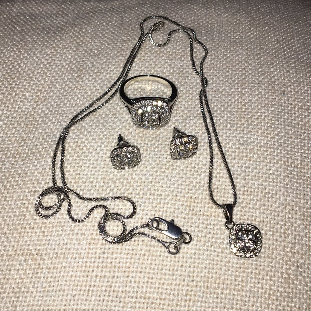 3 Piece Necklace, Ear Rings and Ring 💍 Set
